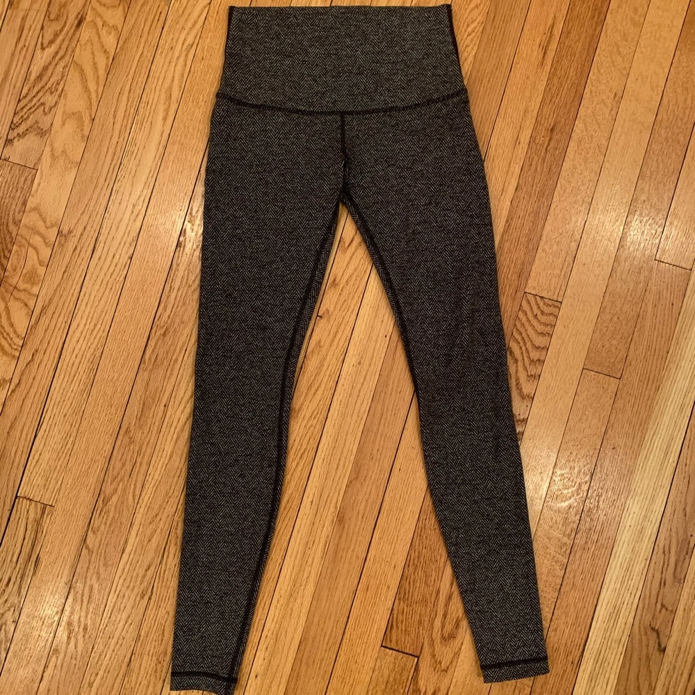 Lululemon leggings size 6